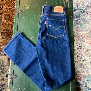 Levi’s Super high rise skinny straight